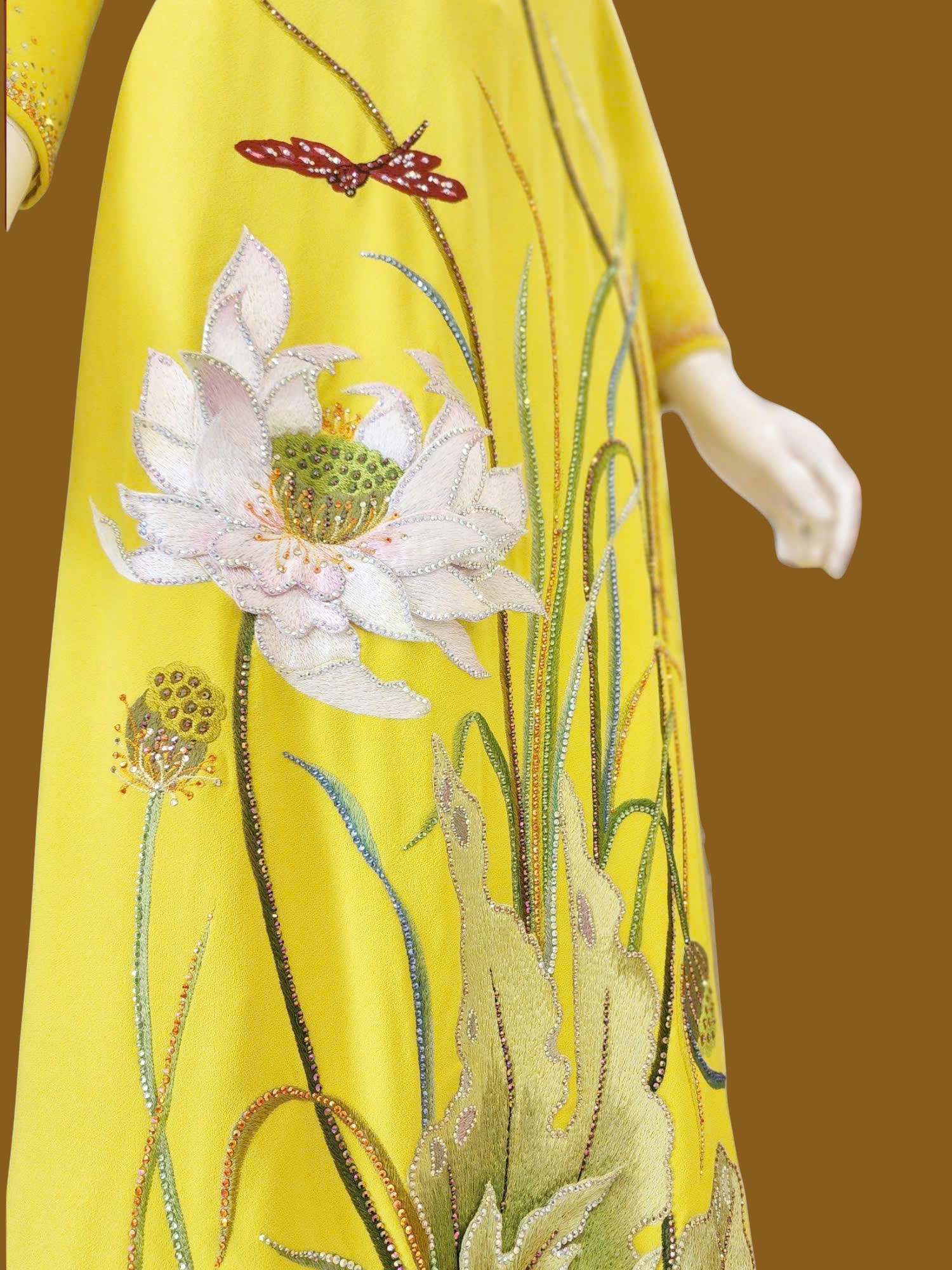 NÉT THÊU DÁNG LỤA