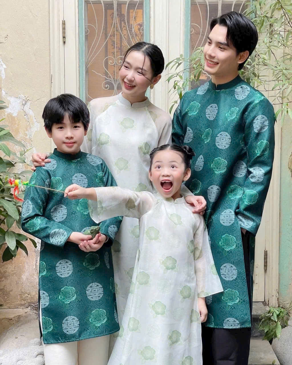 SẮC HƯƠNG ĐOÀN VIÊN